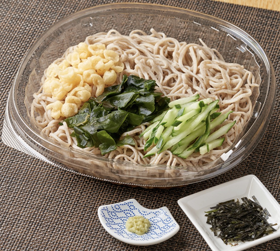 石臼挽きそば粉使用 大盛冷しぶっかけそば(ファミリーマート)