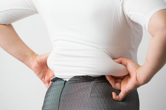 お腹周りの脂肪が落ちにくい原因とは