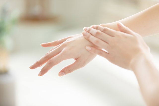 手のむくみを解消・予防する方法