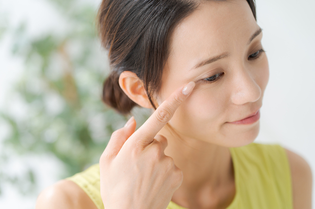 顔がむくむ原因