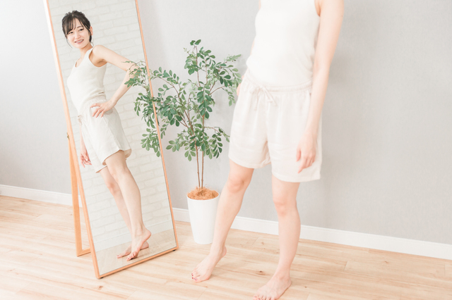 自分がO脚・X脚かセルフチェックする方法